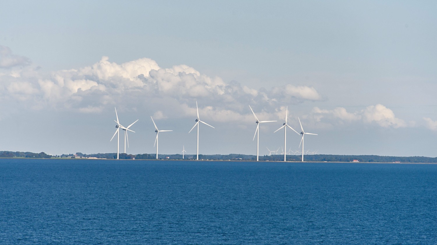 Seven US States Challenge Offshore Wind Cancellation Deal in Federal Court